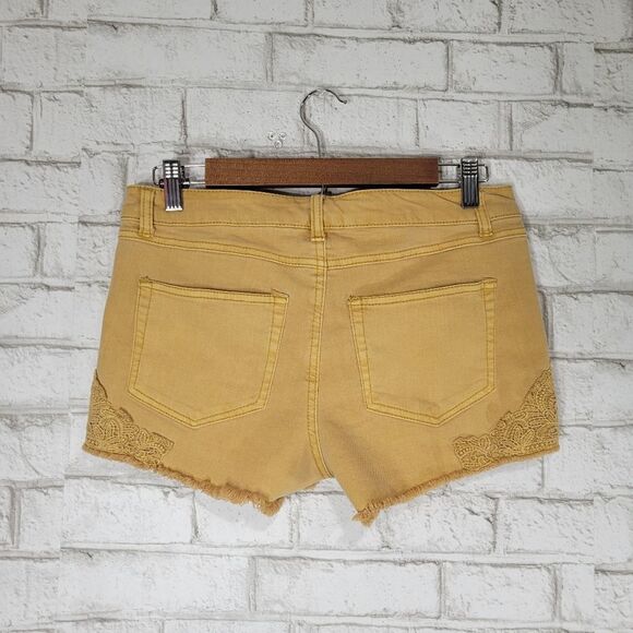 Rue 21 cute mustard color shorts - Picture 6 of 11